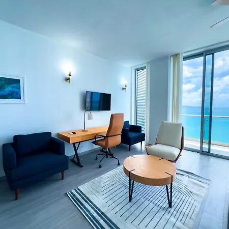 Blue Fins - A Sky Harbour Oceanfront Twin Suite