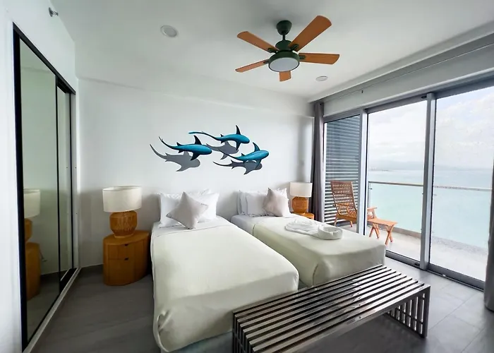Hotel Blue Fins - A Sky Harbour Oceanfront Twin Montego Bay