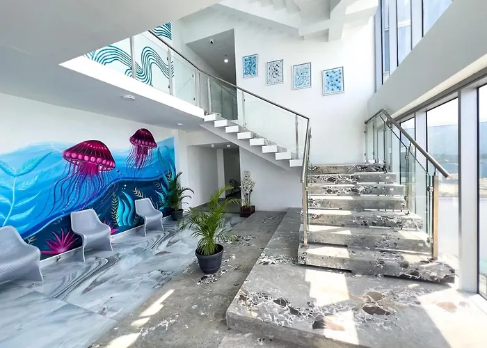 Blue Fins - A Sky Harbour Oceanfront Twin