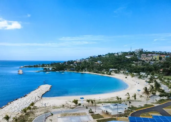 Blue Fins - A Sky Harbour Oceanfront Twin Hotel Montego Bay